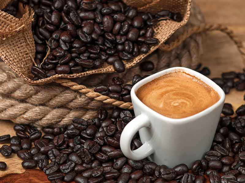 آیا فنجان قهوه صبح عمر شما را افزایش می دهد